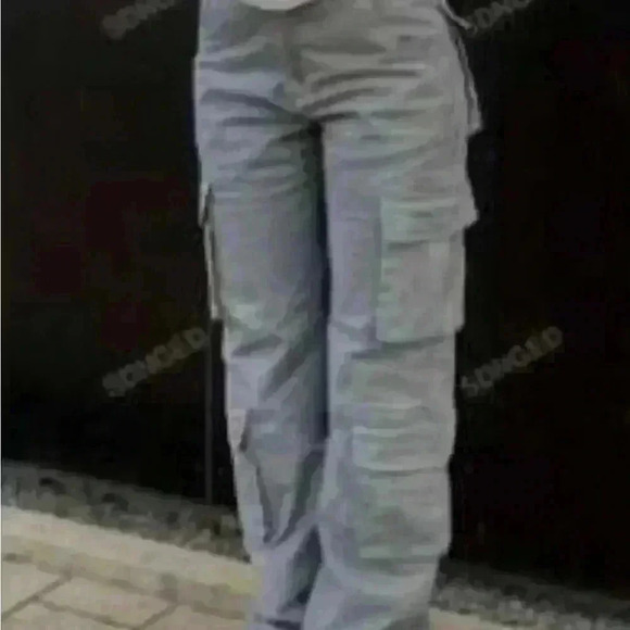 COPY - Gray comfy cargo pants - Picture 2 of 2